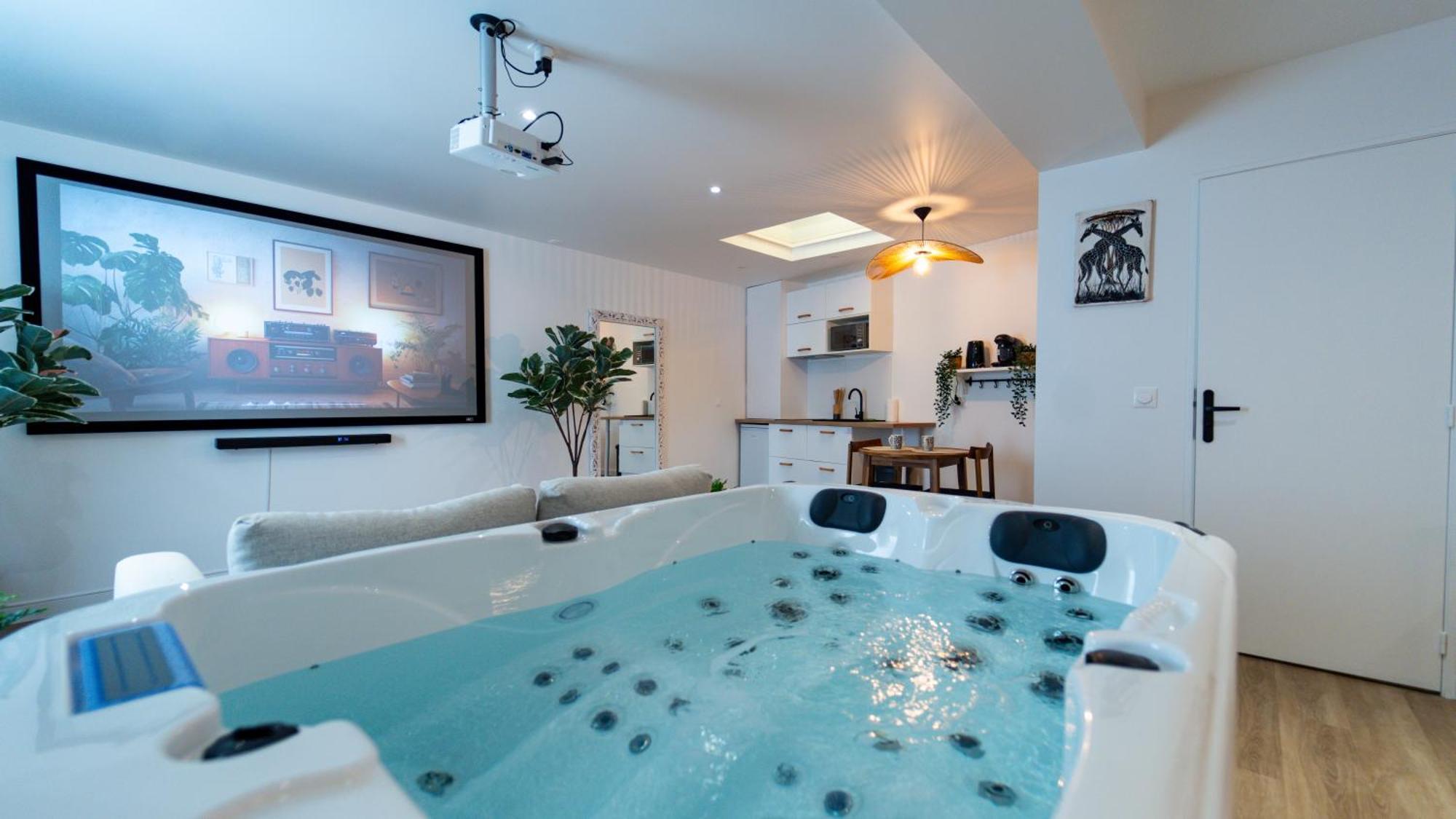 Comme Chez Soi -